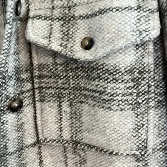 Banana Republic Petite Plaid Shacket in Oatmeal - Picture 9 of 12